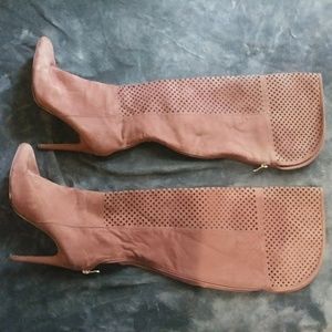 ShoeDazzle Balicia dusty blush 4.5" heeled boots